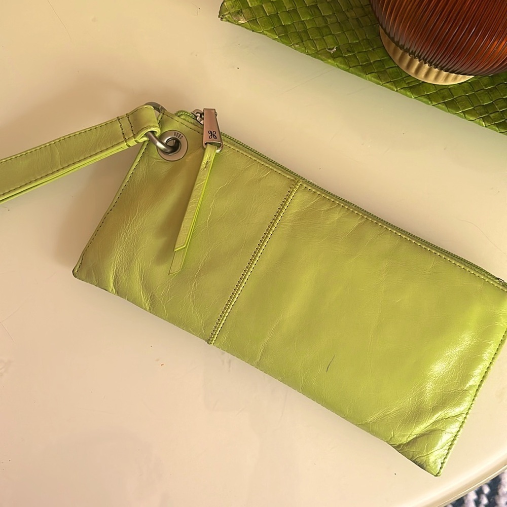 HOBO Vida Wristlet or Clutch Leather Multi-Slot Bag Green Apple Kiwi Color - Picture 2 of 11